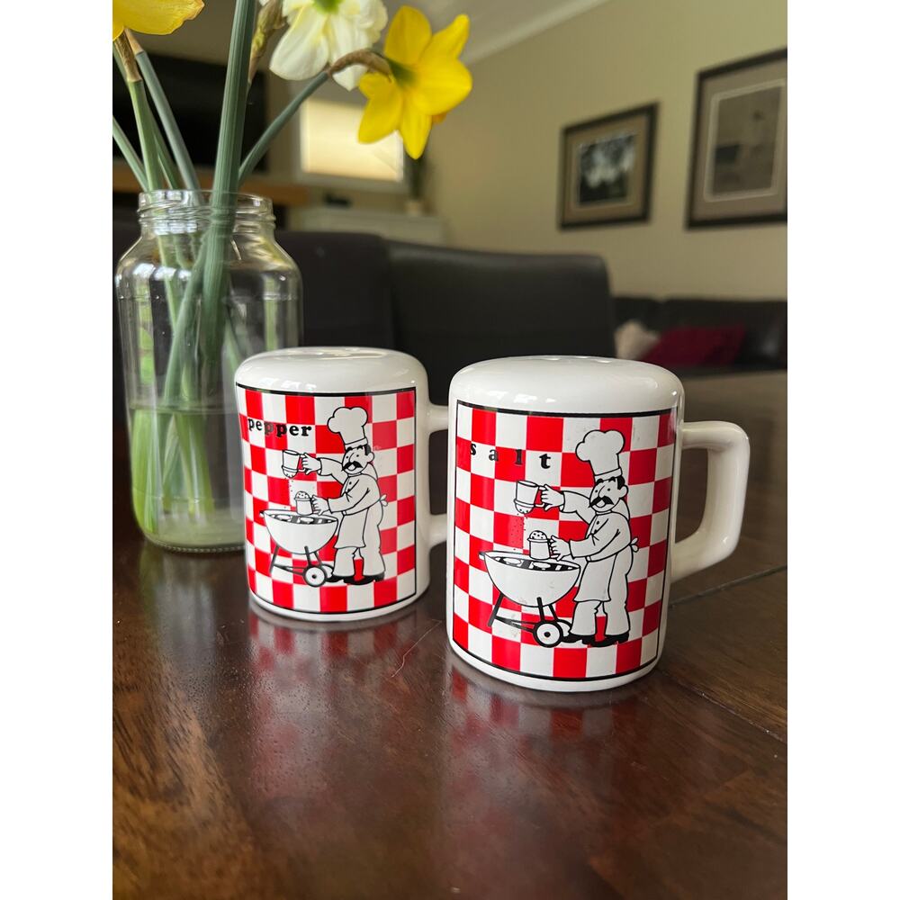 Retro Style Bbq Grilling Salt and Pepper Shaker Set
